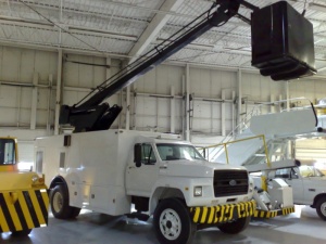 FMC LMD 2000 Aircraft Deicer Truck