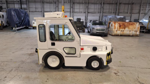 2000 Tug M1A-50 with AC unit